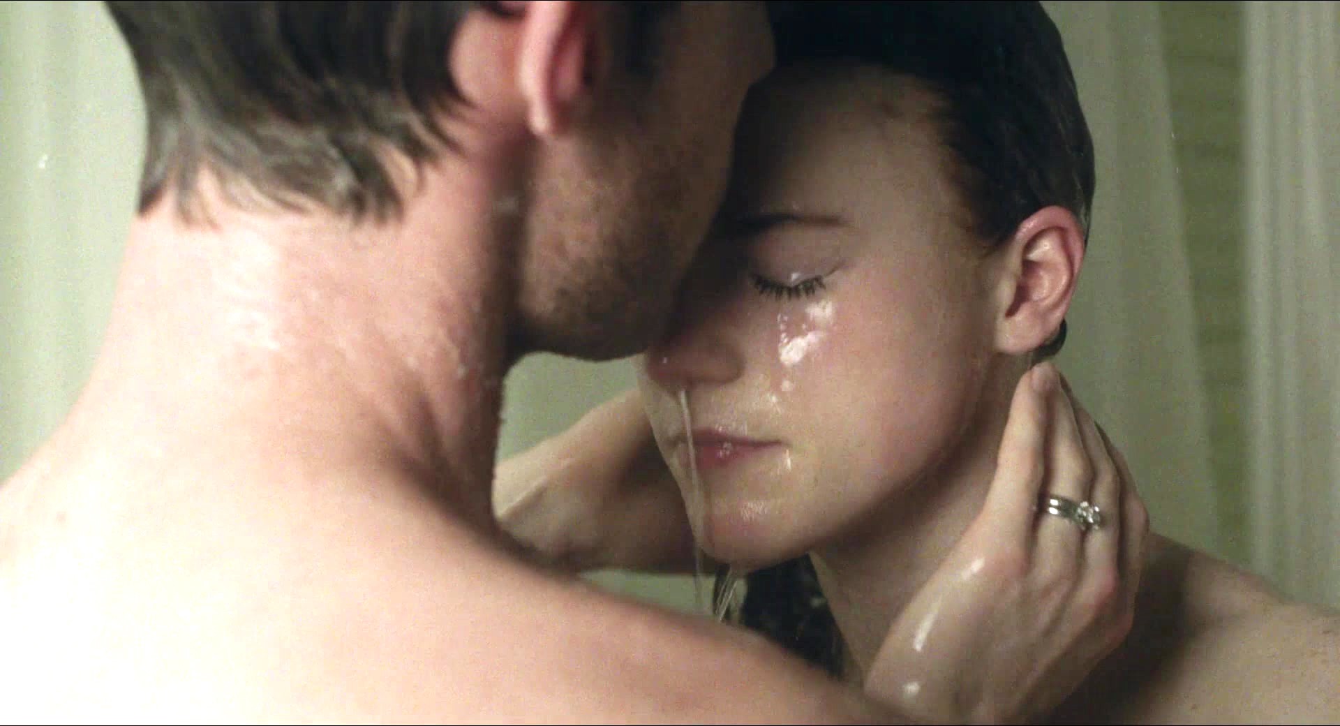 ВИДЕО: Голая Роуз Лесли в эротической сцене – Медовый месяц (2013) |  MEGACADR.COM