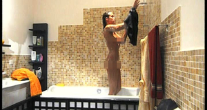 Откровенная сцена с Марией Берсеневой в ванне – Рублевка Live (2005)