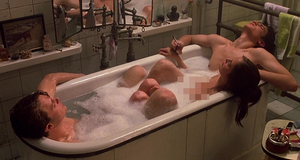 Голая Ева Грин в ванне с двумя парнями – Мечтатели (2003)