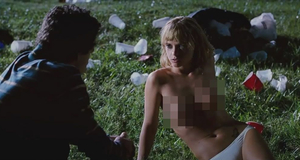 Секс с пьяной Кристиной Риччи на поле – Стон черной змеи (2006)