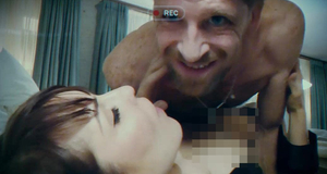 Мужик снимает на камеру секс с Нуми Рапас – Страсть (2013)